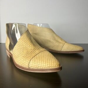 Free People Royale Flat Ankle Boots 38 EU 7.5 US Women Snake Embossed Leather Sp